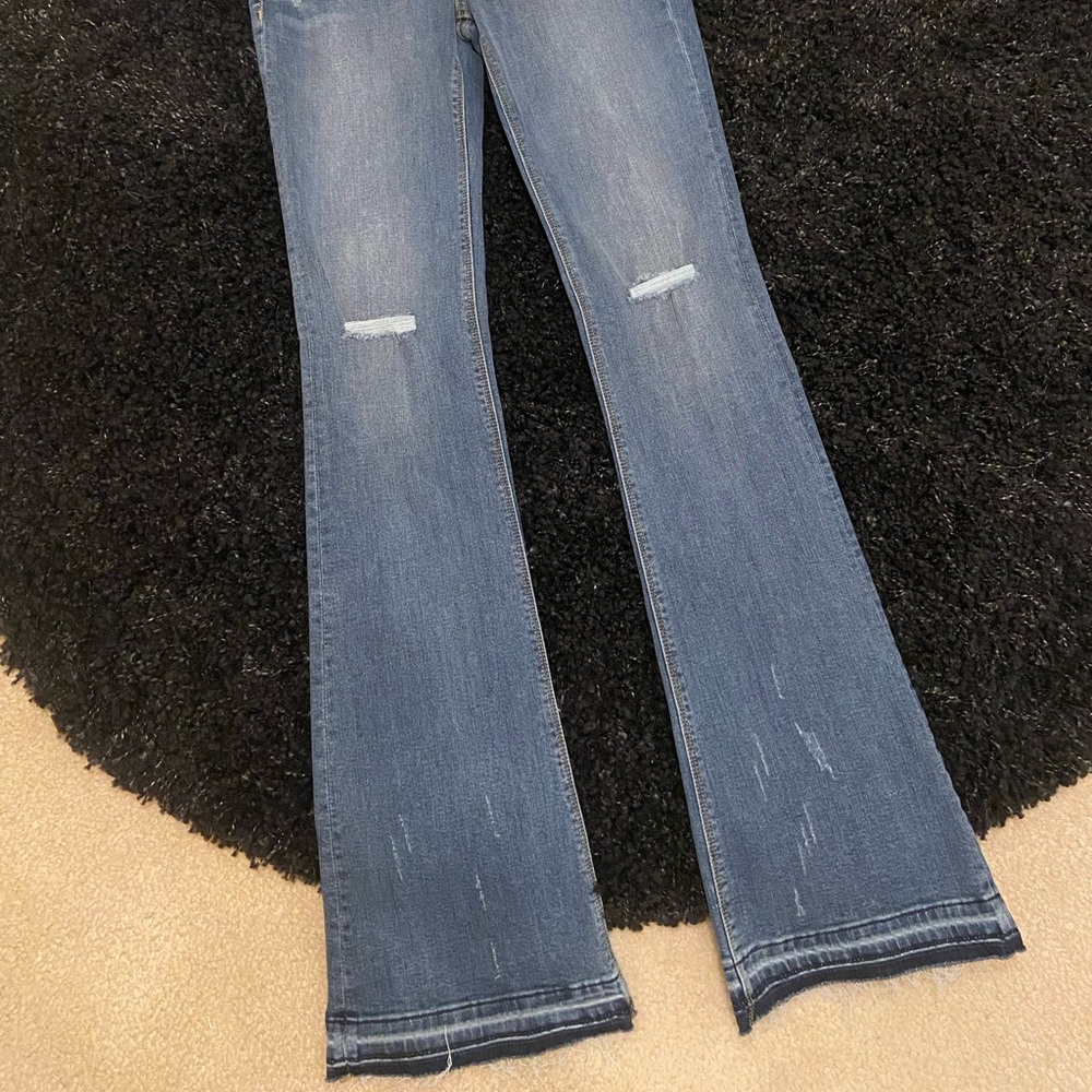 Tags on bundle - Picture 2 of 3